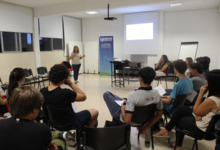 Documento del Consejo Superior y postales que dejó La Noche de las Universidades