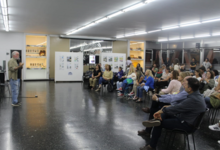 Documento del Consejo Superior y postales que dejó La Noche de las Universidades