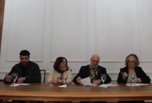 Rector Marcelo Aba firma comodato del Teatro La Fábrica