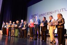 Reconocimientos a Olavarría, Azul, Tandil, Necochea, y ex Rectores
