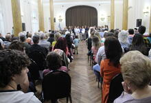 Coro Universitario y Dúo de Guitarras colmaron el Aula Magna