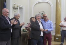 Docentes y Nodocentes recibieron medallas por 25 años de servicios