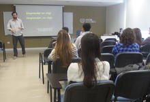 Fotogalería: primera charla sobre experiencias de internacionalización