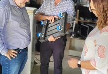 Rector y Vicerrectora visitan planta modelo de recupero y reciclado de electrónica