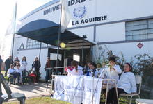 Donación de la feria verde y artesanal de la Universidad Barrial