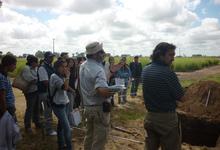 Jornada a campo en chacra experimental de Agronomía