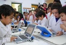 Más escuelas se suman a proyecto universitario sobre uso educativo de TICS