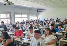 Decana y equipo de colaboradores recibieron a ingresantes en Facultad de Derecho