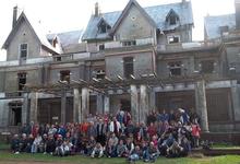 Adultos Mayores visitan histórico castillo en zona rural