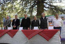 Veterinarias en entrega de núcleos de producción porcina