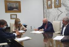 Rector Aba firmó escritura del edificio de la Facultad de Arte